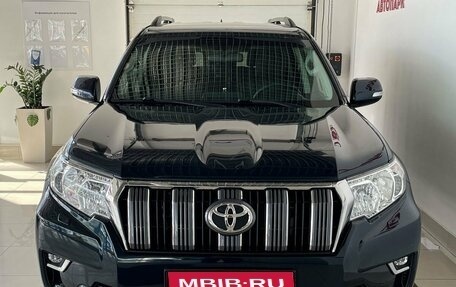 Toyota Land Cruiser Prado 150 рестайлинг 2, 2017 год, 4 990 000 рублей, 2 фотография