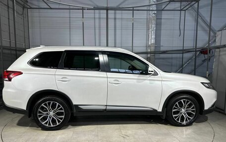 Mitsubishi Outlander III рестайлинг 3, 2017 год, 2 379 000 рублей, 4 фотография