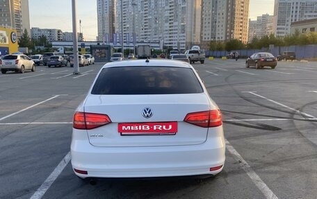 Volkswagen Jetta VI, 2015 год, 900 000 рублей, 3 фотография