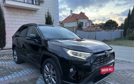 Toyota RAV4, 2021 год, 4 500 000 рублей, 3 фотография