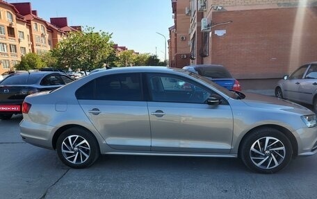 Volkswagen Jetta VI, 2018 год, 1 800 000 рублей, 4 фотография