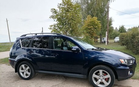 Mitsubishi Outlander III рестайлинг 3, 2011 год, 1 630 000 рублей, 3 фотография