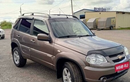 Chevrolet Niva I рестайлинг, 2015 год, 580 000 рублей, 2 фотография