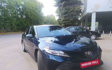 Toyota Camry, 2018 год, 2 690 000 рублей, 3 фотография