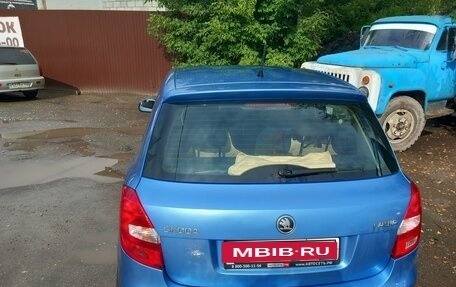 Skoda Fabia II, 2013 год, 879 000 рублей, 2 фотография