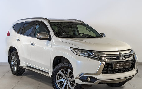 Mitsubishi Pajero Sport III рестайлинг, 2016 год, 2 690 000 рублей, 3 фотография