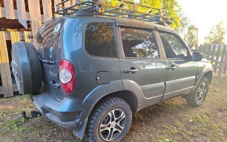 Chevrolet Niva I рестайлинг, 2010 год, 500 000 рублей, 2 фотография