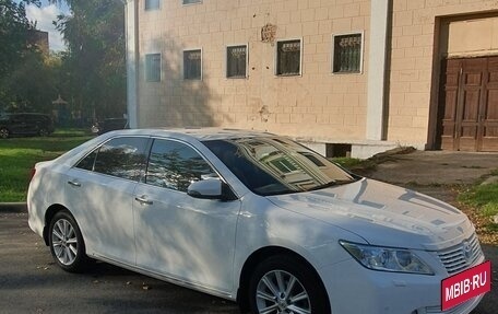 Toyota Camry, 2013 год, 1 820 000 рублей, 2 фотография