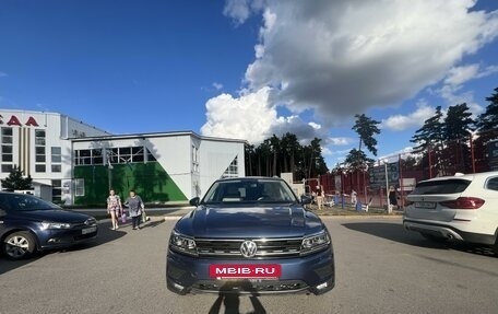 Volkswagen Tiguan II, 2018 год, 2 850 000 рублей, 2 фотография