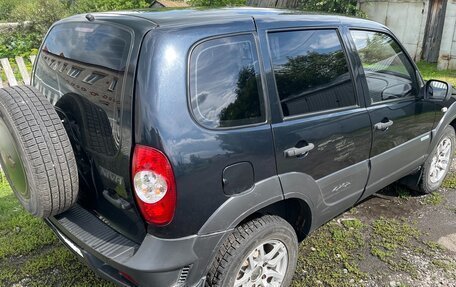 Chevrolet Niva I рестайлинг, 2011 год, 650 000 рублей, 3 фотография