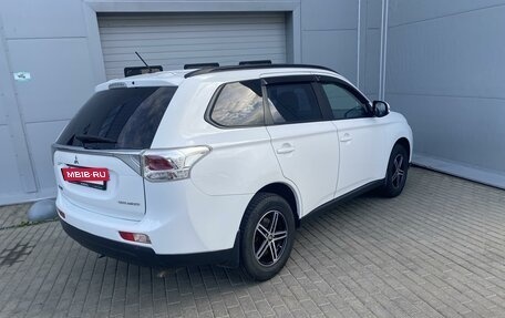 Mitsubishi Outlander III рестайлинг 3, 2013 год, 1 489 000 рублей, 4 фотография