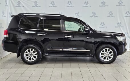 Toyota Land Cruiser 200, 2016 год, 4 999 000 рублей, 4 фотография