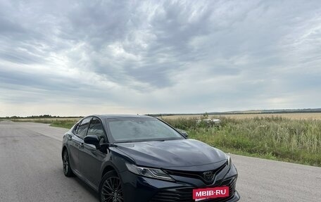 Toyota Camry, 2018 год, 2 800 000 рублей, 4 фотография