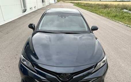 Toyota Camry, 2018 год, 2 800 000 рублей, 2 фотография