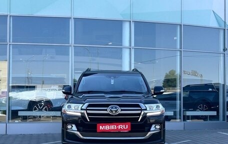 Toyota Land Cruiser 200, 2018 год, 7 999 000 рублей, 2 фотография