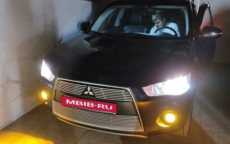 Mitsubishi Outlander III рестайлинг 3, 2010 год, 1 530 000 рублей, 3 фотография