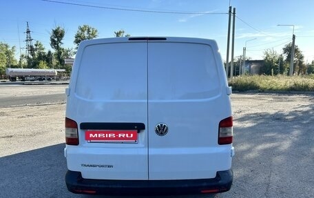 Volkswagen Transporter T5 рестайлинг, 2013 год, 1 650 000 рублей, 4 фотография