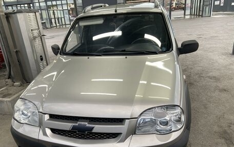 Chevrolet Niva I рестайлинг, 2011 год, 460 000 рублей, 2 фотография