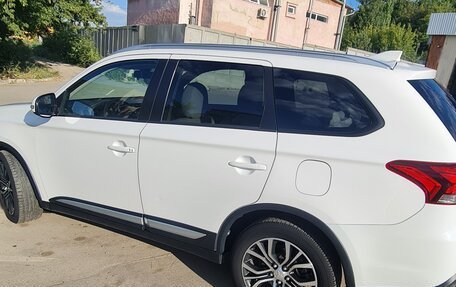 Mitsubishi Outlander III рестайлинг 3, 2018 год, 2 555 000 рублей, 4 фотография