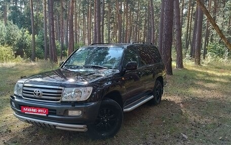 Toyota Land Cruiser 100 рестайлинг 2, 2006 год, 2 440 000 рублей, 2 фотография