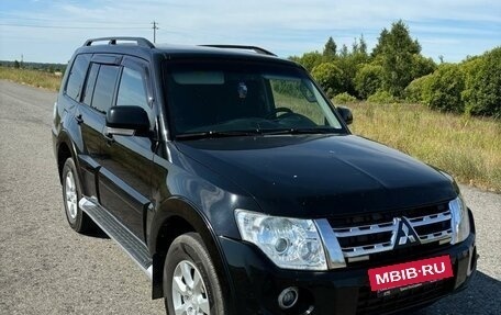 Mitsubishi Pajero IV, 2013 год, 2 650 000 рублей, 2 фотография