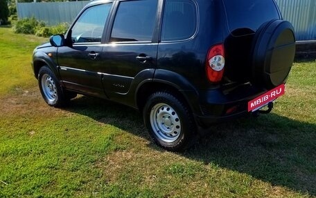 Chevrolet Niva I рестайлинг, 2010 год, 530 000 рублей, 5 фотография