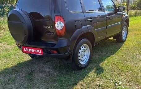 Chevrolet Niva I рестайлинг, 2010 год, 530 000 рублей, 3 фотография