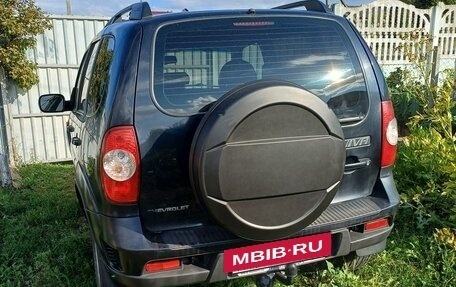 Chevrolet Niva I рестайлинг, 2010 год, 530 000 рублей, 4 фотография