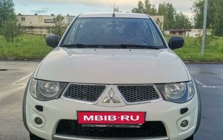 Mitsubishi L200 IV рестайлинг, 2013 год, 1 680 000 рублей, 3 фотография