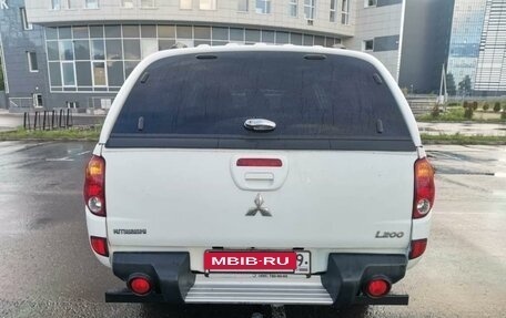 Mitsubishi L200 IV рестайлинг, 2013 год, 1 680 000 рублей, 8 фотография