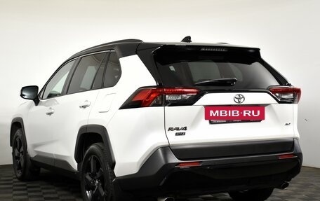 Toyota RAV4, 2021 год, 3 395 000 рублей, 6 фотография