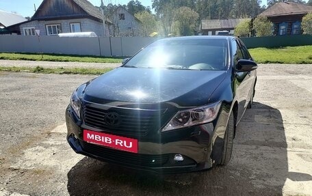 Toyota Camry, 2012 год, 1 890 000 рублей, 2 фотография