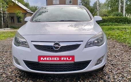 Opel Astra J, 2011 год, 890 000 рублей, 2 фотография