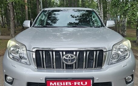 Toyota Land Cruiser Prado 150 рестайлинг 2, 2009 год, 3 300 000 рублей, 1 фотография