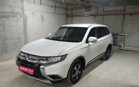 Mitsubishi Outlander III рестайлинг 3, 2017 год, 1 450 000 рублей, 1 фотография