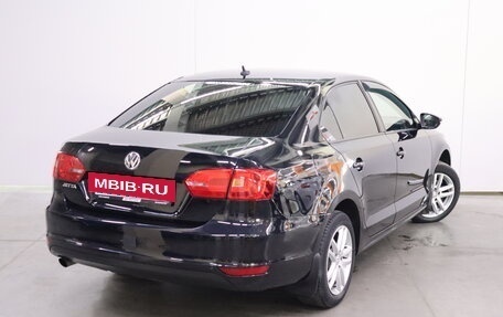 Volkswagen Jetta VI, 2013 год, 1 090 000 рублей, 2 фотография