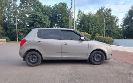 Skoda Fabia II, 2009 год, 550 000 рублей, 2 фотография