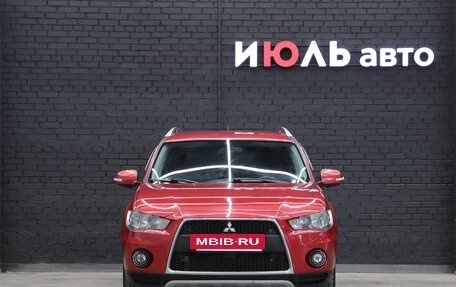 Mitsubishi Outlander III рестайлинг 3, 2010 год, 1 230 000 рублей, 2 фотография