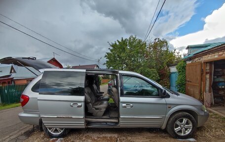 Chrysler Voyager IV, 2003 год, 630 000 рублей, 4 фотография