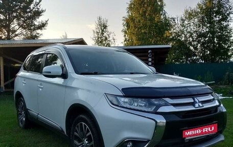 Mitsubishi Outlander III рестайлинг 3, 2015 год, 1 920 000 рублей, 1 фотография