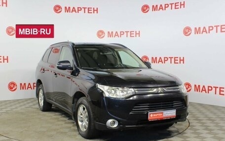 Mitsubishi Outlander III рестайлинг 3, 2013 год, 1 585 000 рублей, 3 фотография