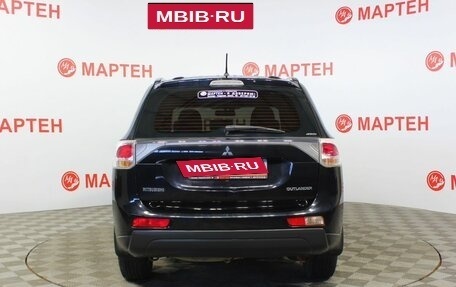 Mitsubishi Outlander III рестайлинг 3, 2013 год, 1 585 000 рублей, 6 фотография