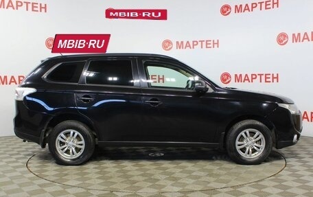 Mitsubishi Outlander III рестайлинг 3, 2013 год, 1 585 000 рублей, 4 фотография