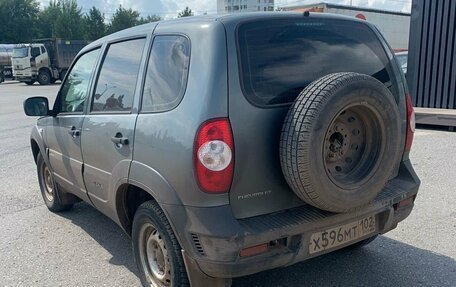 Chevrolet Niva I рестайлинг, 2018 год, 899 000 рублей, 2 фотография