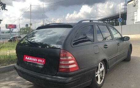 Mercedes-Benz C-Класс, 2003 год, 490 000 рублей, 3 фотография