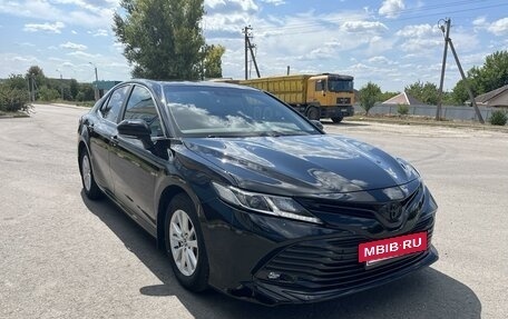 Toyota Camry, 2018 год, 2 930 000 рублей, 2 фотография