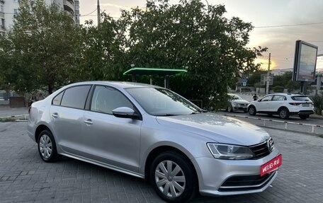 Volkswagen Jetta VI, 2015 год, 1 050 000 рублей, 2 фотография