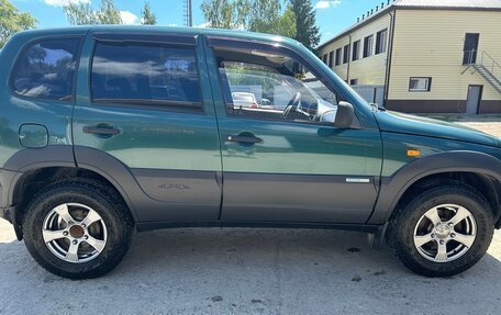 Chevrolet Niva I рестайлинг, 2010 год, 545 000 рублей, 2 фотография