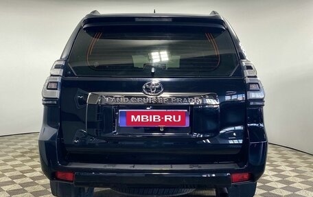 Toyota Land Cruiser Prado 150 рестайлинг 2, 2021 год, 6 295 000 рублей, 4 фотография