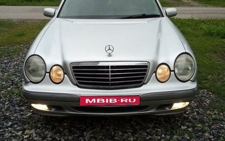 Mercedes-Benz E-Класс, 2000 год, 690 000 рублей, 1 фотография